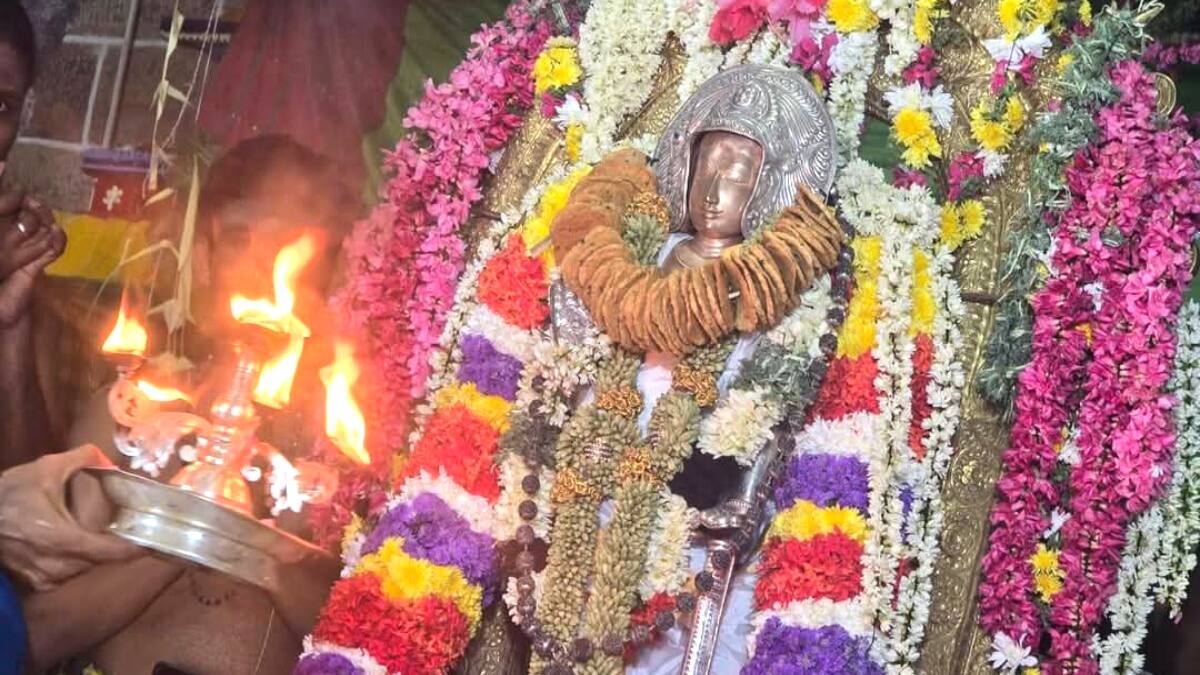 சீர்காழி சட்டைநாதர் கோயில் சித்திரை நிறைவு விழா என்ன தெரியுமா..?