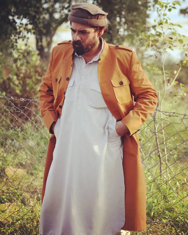 Mukul Dev's sudden death made Bollywood celebs emotional. All the stars have posted and paid tribute to the late actor.