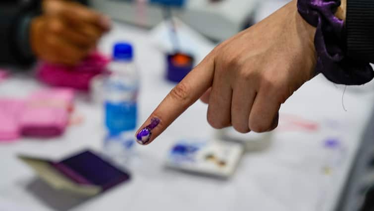 Gujarat Kadi and Visavadar Assembly Bye Election Date Announced Voting on 19 June  गुजरात में कडी और विसवादार विधानसभा उपचुनाव का ऐलान, इस दिन होगी वोटिंग