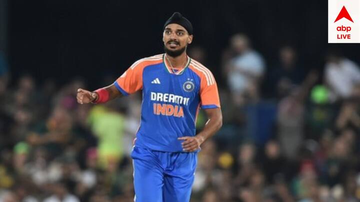 আসন্ন সিরিজে তুরুপের তাস হতে পারেন অর্শদীপ সিংহ। প্রথমবার সাদা পোশাকে দেশের জার্সিতে খেলতে নামবেন। কাউন্টির অভিজ্ঞতা রয়েছে। সাদা বলের ক্রিকেটে ভারতীয় দলের অটোমেটিক চয়েস। হেডিংলেতে অভিষেক হতে পারে টেস্টেও।