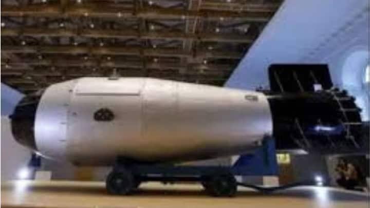 આ સિસ્ટમને રશિયાનો 'મૃત હાથ' (Dead Hand) કહેવામાં આવે છે. હકીકતમાં, શીત યુદ્ધ દરમિયાન, સોવિયેત સંઘે એવી ઘાતક પરમાણુ શસ્ત્ર પ્રણાલી વિકસાવી હતી જે વિશ્વનો નાશ કરી શકે છે. આ સિસ્ટમ કોઈપણ માનવ આદેશ વિના તેના બધા પરમાણુ શસ્ત્રો લોન્ચ કરી શકે છે.