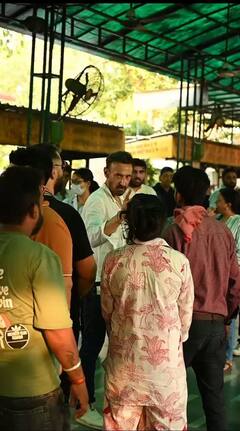 Mukul Dev Death: नम आंखों से भाई राहुल देव ने मुकुल देव को दी अंतिम विदाई, विंदु दारा सिंह भी हुए इमोशनल