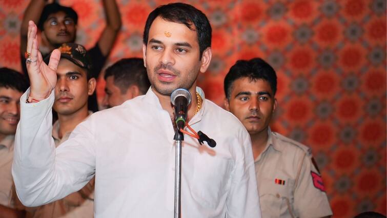 BJP leader Nikhil Anand on tej pratap yadav relationship with anushka yadav 'पहले ऐश्वर्या राय को मूर्ख बनाया, अब अनुष्का यादव को...', तेज प्रताप यादव की सफाई पर बोली BJP
