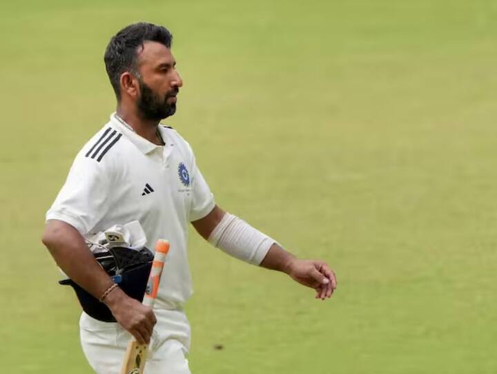 ਪੁਜਾਰਾ ਟੀਮ ਵਿੱਚ ਵਾਪਸੀ ਲਈ ਲੰਬੇ ਸਮੇਂ ਤੋਂ ਇੰਤਜ਼ਾਰ ਕਰ ਰਿਹਾ ਸੀ। ਉਸਨੇ ਘਰੇਲੂ ਕ੍ਰਿਕਟ ਵਿੱਚ ਸ਼ਾਨਦਾਰ ਪ੍ਰਦਰਸ਼ਨ ਕੀਤਾ ਪਰ ਇੱਕ ਵਾਰ ਫਿਰ ਉਸਨੂੰ ਟੀਮ ਵਿੱਚ ਜਗ੍ਹਾ ਨਹੀਂ ਮਿਲੀ ਹੈ। ਇਸ ਦੇ ਨਾਲ ਹੀ, ਅਜਿੰਕਿਆ ਰਹਾਣੇ ਨੂੰ ਵੀ ਘਰੇਲੂ ਕ੍ਰਿਕਟ ਵਿੱਚ ਆਪਣੇ ਲਗਾਤਾਰ ਚੰਗੇ ਪ੍ਰਦਰਸ਼ਨ ਦਾ ਕੋਈ ਫਾਇਦਾ ਨਹੀਂ ਮਿਲਿਆ। ਉਸਨੂੰ ਵੀ ਇੰਗਲੈਂਡ ਦੌਰੇ ਲਈ ਨਹੀਂ ਚੁਣਿਆ ਗਿਆ ਹੈ।