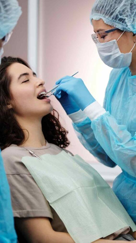 दांतों की दिक्कतें दूर कर देता है इस हरे फल के पत्तों का लेप