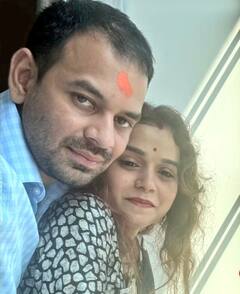 Anushka Yadav: नाक से लेकर माथे तक सिंदूर… सिर पर RJD की टोपी, कौन हैं अनुष्का यादव? जानिए