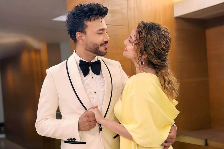 विक्की जैन - अंकिता लोखंडे के पति विक्की जैन ने सावित्रीबाई फुले पुणे विश्वविद्यालय से इकोनॉमिक्स की पढ़ाई की हुई है. इसके अलावा उनके पास जमनालाल बजाज इंस्टीट्यूट ऑफ मैनेजमेंट स्टडीज (JBIMS) से एमबीए की भी डिग्री है.