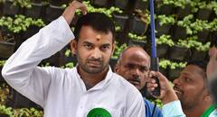 तेज प्रताप यादव पर हुए एक्शन को लेकर सपा की प्रतिक्रिया, लालू प्रसाद यादव को दी ये सलाह