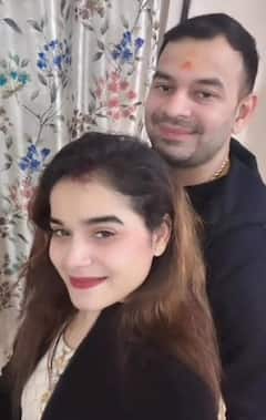 Anushka Yadav: नाक से लेकर माथे तक सिंदूर… सिर पर RJD की टोपी, कौन हैं अनुष्का यादव? जानिए