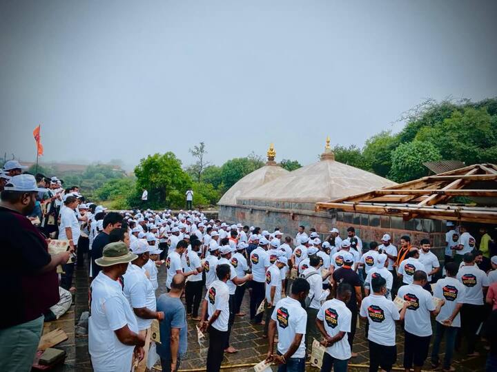 निलेश लंके यांनी सोशल मीडियावर पोस्ट करत याबाबतची माहिती दिली आहे.