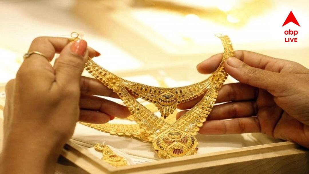 Gold and Silver Price SSBC Indicative Hallmark Gold Jewellery Rate/gm Rs. On 26 May 2025 Kolkata Rate Chart Gold Price: সপ্তাহের শুরুতে সোনার দামে বড় চমক! আজ কিনলে অনেকটাই কমে পাবেন?