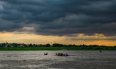 Weather Alert: প্রবল বৃষ্টি, বাড়বে ঝড়ের দাপট, ঘোর দুর্যোগের পূর্বাভাস, আগামী কয়েক ঘণ্টায় ভাসবে এই জেলাগুলি