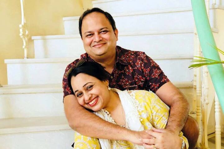 सोनालिका जोशी को सीरियल में माधवी भाभी के रोल मे दिख रही हैं, एक्ट्रेस के पति समीर जोशी है. वो मराठी फिल्मों में एक्टर हैं.