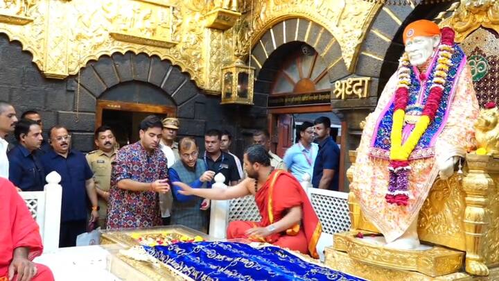 यंदाच्या आयपीएलमध्ये मुंबई इंडियन्स, रॉयल चॅलेंजर्स बंगळुरू, किंग्ज इलेव्हन पंजाब आणि गुजरात टायटन्स या संघांनी प्ले ऑफमध्ये एंट्री मिळवली असून या 4 पैकी 2 संघ अंतिम सामन्यात धडक देणार आहेत.