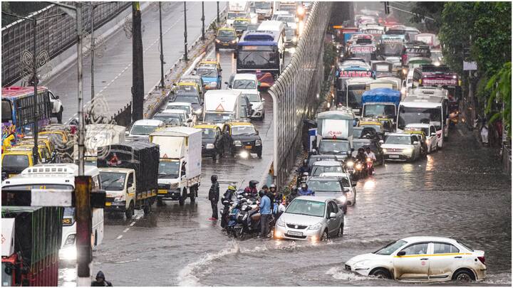 The southwest monsoon arrived in Maharashtra on Sunday, making it the earliest onset of the annual rainfall season over the state in 35 years. (Source: PTI)