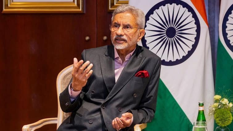 External Affairs Minister S Jaishankar Meets US Defence Secretary, Discusses Strengthening Defence Ties External Affairs Minister S Jaishankar Meets US Defence Secretary, Discusses Strengthening Defence Ties