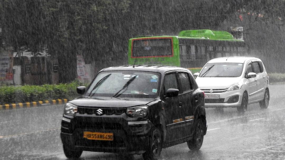 Delhi weather update 26 May 2025 Mausam vibhag yellow alert for rain with thunderstorm Delhi Weather: दिल्ली वालों पर मौसम मेहरबान, IMD का येलो अलर्ट, 31 मई तक बारिश की संभावना