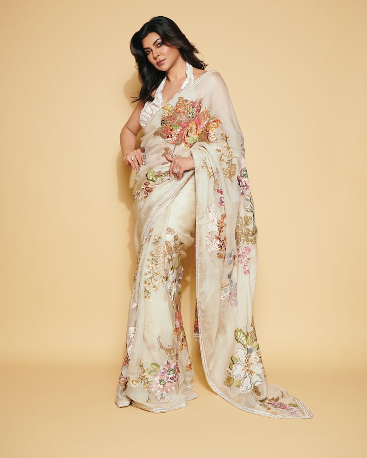 सुष्मिता सेन तिच्या ग्लॅमरस स्टाईलसह फिटनेसने चाहत्यांना थक्क करते.