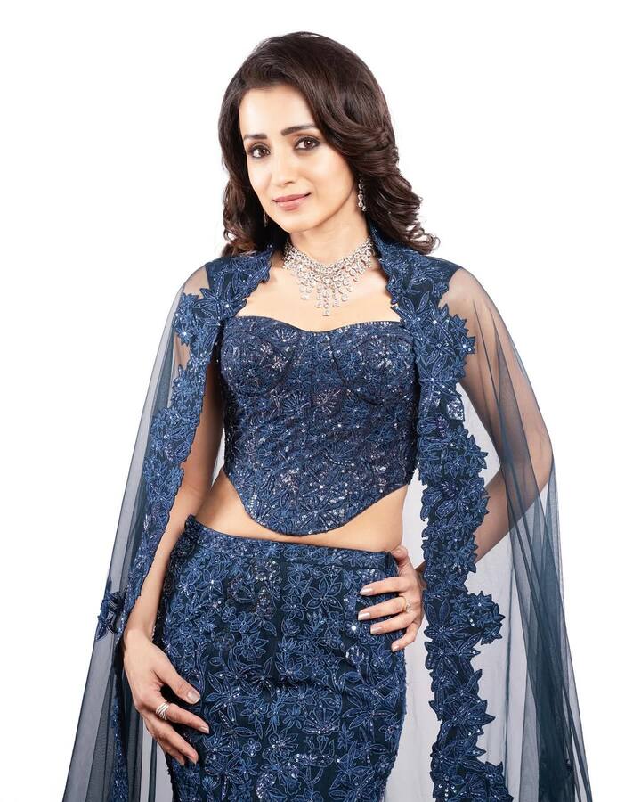 Elevating the look further was a sheer, embroidered cape dupatta that added a touch of ethereal drama. Styled by Eka Lakhani and her team, Trisha’s overall appearance struck the perfect balance between traditional elegance and contemporary sophistication.