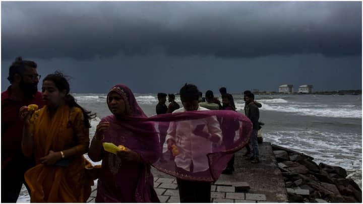 Heavy rains and strong winds caused widespread damage to homes and crops, power outages and waterlogging on roads in Kochi as the monsoons arrived early in the state. (Source: PTI)