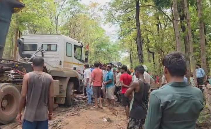 एका शासकीय बस मध्ये सुद्धा प्रवास करणाऱ्या 40 प्रवास्यांना सुद्धा तब्बल 5 तास वाट बघावी लागली.