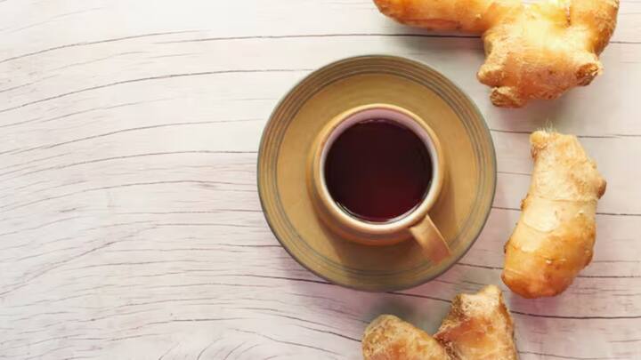 নাক বন্ধ হলে দীর্ঘদিন ধরে চলে আসা এই পদ্ধতিতেই মুক্তি সম্ভব। আপনি গরম জলের ভাপ নিতে পারেন। এতে মিউকাস বাইরে বেরিয়ে আসবে।