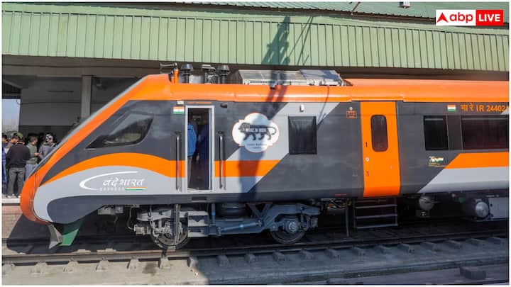 बता दें कि गाड़ी संख्या 26901 साबरमती-वेरावल वंदे भारत एक्सप्रेस का परिचालन सप्ताह में छह दिन किया जाएगा. हफ्ते में सिर्फ गुरुवार को इस ट्रेन का परिचालन नहीं होगा.