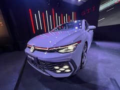 Volkswagen Golf GTI : পাওয়ারের সঙ্গে পারফরম্যান্স, ফক্সওয়াগনের এই গাড়ি এখন সবার নজরে, দেখে নিন ছবি