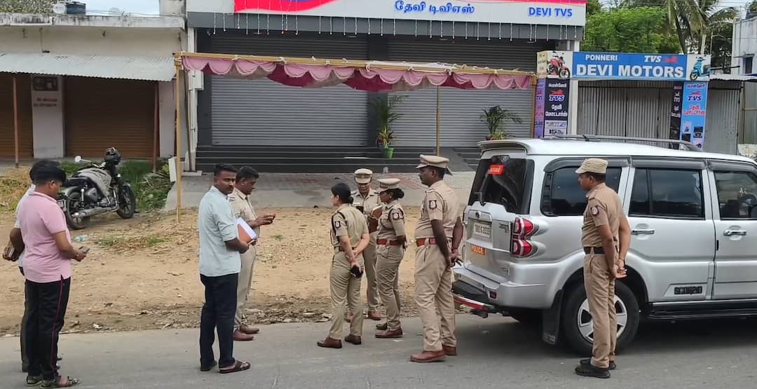 Jolarpettai man attacked by strangers after getting bail uncle's murder case மாமனை கொலை செய்த மச்சான்... ஜாமீனில் வந்தவரை கொலை செய்த மர்மநபர்கள்.. ஜோலார்பேட்டையில் பரபரப்பு