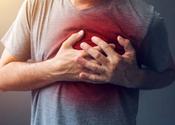 અભ્યાસમાં પ્રોટીન પર ધ્યાન કેન્દ્રિત કરવામાં આવ્યું હતું. આ અણુઓ શરીર જ્યારે તણાવમાં હોય ત્યારે રોગ સામે લડતા હોય છે. જ્યારે આ પ્રોટીન્સ લાંબા સમય સુધી આ પ્રવૃતિ કરે છે ત્યારે તે રક્તવાહિનીઓને નુકસાન પહોચાડી શકે છે અને હૃદય સંબંધિત સમસ્યાઓ જેવી કે હાર્ટ ફેલ્યોર, કોરોનરી આર્ટિલરી ડિસીઝ અને અનિયમિત હાર્ટબીટની સંભાવનાઓમાં વધારો કરે છે.