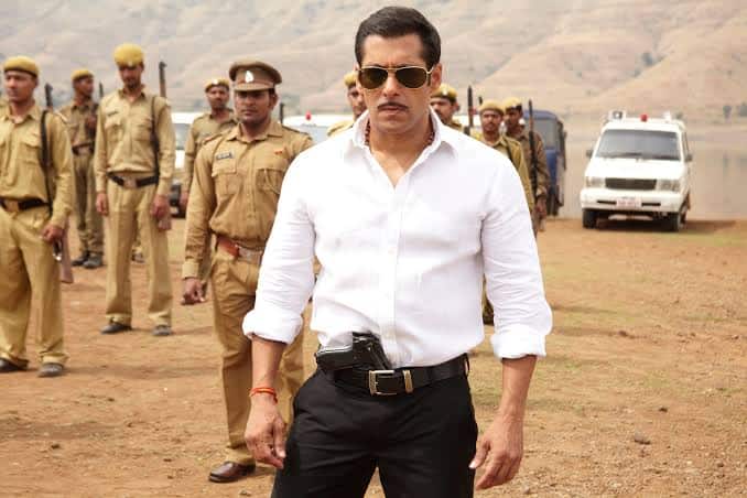बॉलीवुड के दबंग खान यानी सलमान खान की फिल्म सिकंदर 30 मई को सिनेमाघरों में रिलीज हुई थी, लेकिन भाई जान की ये फिल्म कुछ खास कमाल नहीं दिखा पाई थी. हालांकि ये फिल्म 5 मई 2025 को नेटफ्लिक्स पर भी रिलीज की गई थी. आज हम इस स्टोरी में सलमान खान की हिट फिल्मों के बारे में बात करेंगे जिन्हें आप प्राइम वीडियो पर देख सकते हैं.
