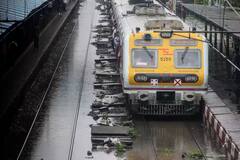 Mumbai Local Train Updates: प्रवाशांनो लक्ष द्या! मुंबईतील मुसळधार पावसामुळे 'लोकल'वर परिणाम, जाणून घ्या, लेटेस्ट अपडेट्स