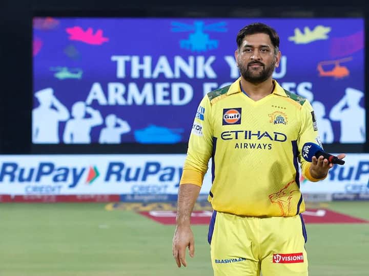 निवृत्तीबाबतच्या प्रश्नावर एमएस धोनीने पु्न्हा बुचकाळ्यात टाकणारे उत्तर दिले. निर्णय घेण्यासाठी माझ्याकडे 4-5 महिने आहेत, घाई नाही. शरीर तंदुरुस्त ठेवणे महत्वाचे आहे, असं एमएस धोनीने सांगितले.