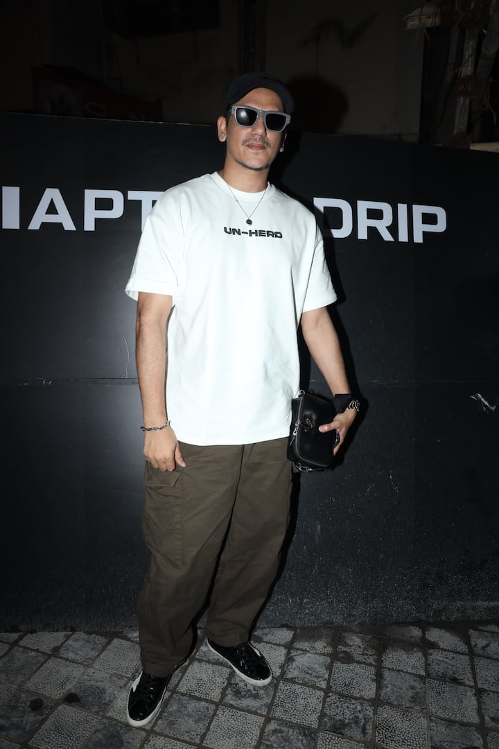 विजय वर्मा की बात करें तो वो एक्ट्रेस तमन्ना भाटिया को डेट कर रहे थे. हालांकि, अब उनके ब्रेकअप की खबरें चर्चा में बनी हैं. रिपोर्ट्स हैं कि दोनों ने अपने रिश्ते को दोस्त के तौर पर आगे बढ़ाने का फैसला लिया है.