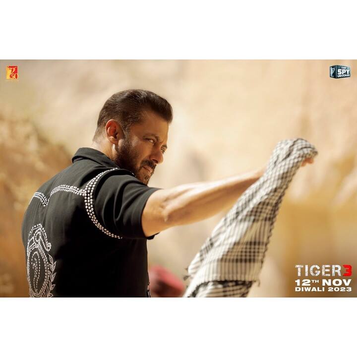 कुछ दिनों से खबरों का बाजार गर्म है. अमिताभ बच्चन के पॉपुलर शो 'कौन बनेगा करोड़पति' को होस्ट करने वाले हैं. 123 तेलुगू डॉट कॉम की खबर के मुताबिक सलमान खान इस शो का हिस्सा बन सकते हैं. इसके लिए बताया जा रहा है कि लगभग बात पक्की हो चुकी है लेकिन एक्टर की तरफ से कोई ऑफशियल जानकारी सामने नहीं आयी है.