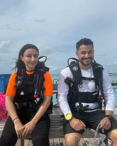 किसी और के कपड़े पहनकर मालदीव में पति का बर्थडे मनाने गईं करीना कपूर की ननद सोहा, फोटोज हुईं वायरल