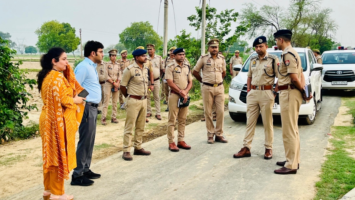 फिरोजाबाद में जमीन विवाद बना खूनी संघर्ष, फावड़े से काटकर पिता और बेटे की हत्या
