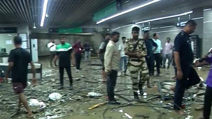 Mumbai Rains Aqua Line Metro: मुंबईत मध्यरात्रीपासूनच अनेक ठिकाणी मुसळधार पाऊस कोळत आहे. (photo credit- ABP Majha)