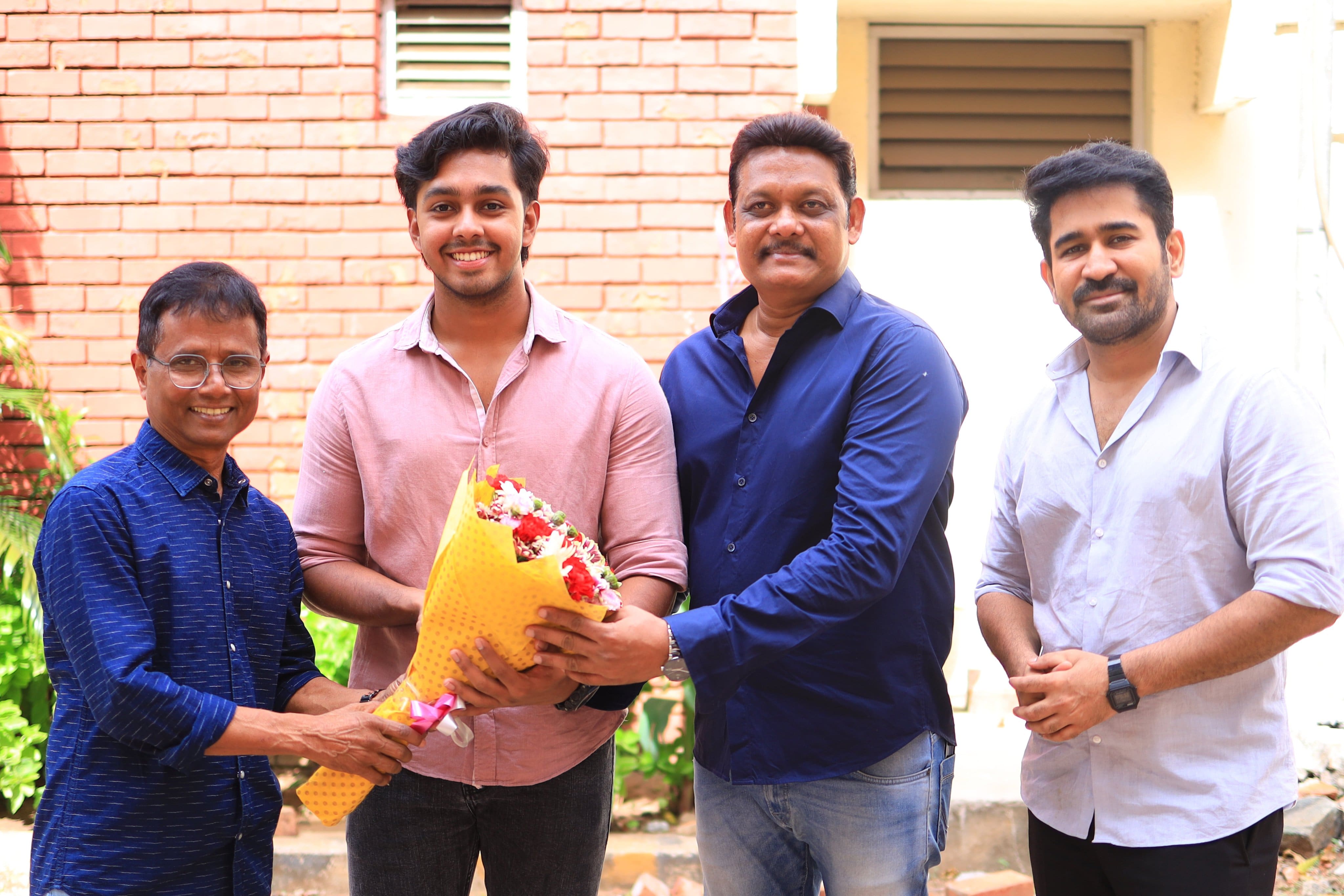 பிச்சைக்காரன்' வெற்றிக்கு பின்னர் மீண்டும் இயக்குனர் சசி இயக்கத்தில் விஜய் ஆண்டனி! காத்திருக்கும் சர்பிரைஸ்!