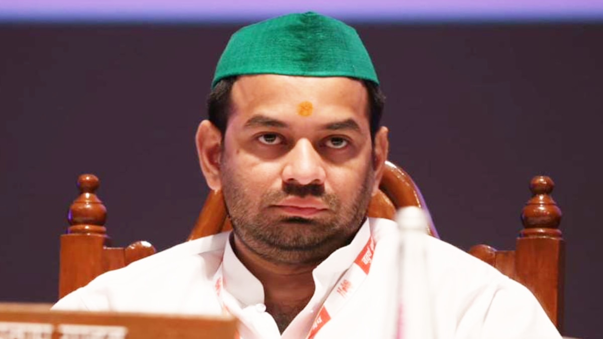 Tej Pratap Yadav: तेज प्रताप यादव को पहले पार्टी से किया दूर अब क्या विधायकी भी छीनेंगे लालू? जानिए