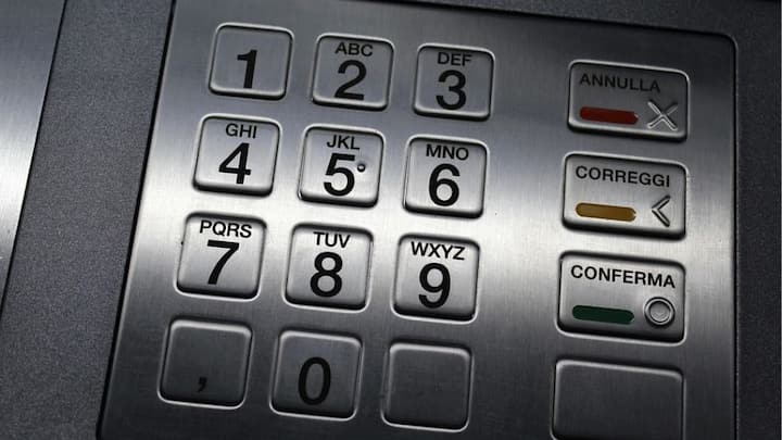 কোনও ভাইরাল খবর বা তথ্য সত্যি কিনা তা যাচাই করতে কোনো গ্রাহক চাইলে হোয়াটসঅ্যাপ মেসেজ করতে পারে ৮৭৯৯৭১১২৫৯ নম্বরে বা ইমেল করতে পারে pibfactcheck@gmail.com এই ঠিকানায়।