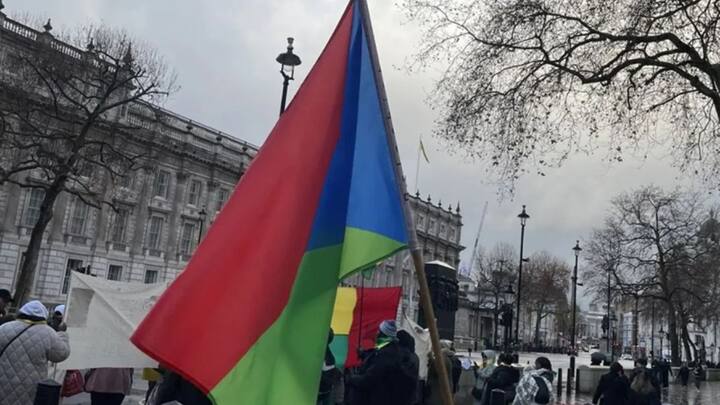 अगर देश का दर्जा प्राप्त करने के लिए एक परिभाषित क्षेत्र, स्थाई आबादी और एक सरकार होनी चाहिए. इसके अलावा यह अंतरराष्ट्रीय कानून के अनुसार होता है.