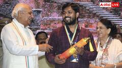 एक दिन में कितना कमा लेते हैं खान सर? जानकर हैरान रह जाएंगे आप