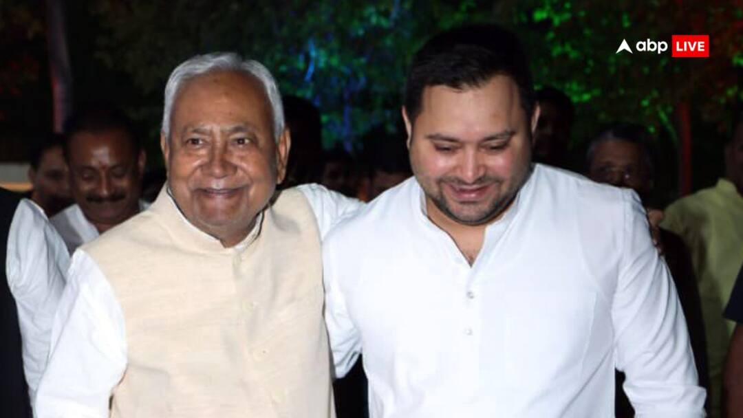 Nitish Kumar: बेटे के जन्म पर तेजस्वी यादव को सीएम नीतीश ने दी बधाई, जानें पोस्ट कर क्या कहा? bihar CM Nitish Kumar and Samrat Choudhary congratulated Tejashwi Yadav on the birth of his son Nitish Kumar: बेटे के जन्म पर तेजस्वी यादव को सीएम नीतीश ने दी बधाई, जानें पोस्ट कर क्या कहा?