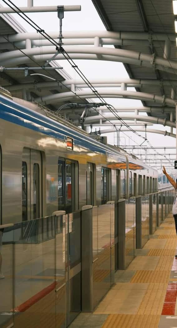 दिल्ली मेट्रो में चाहिए CISF की मदद तो डायल करें ये नंबर