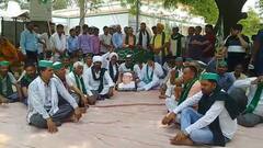 आगरा में BKU पदाधिकारियों का प्रदर्शन, राष्ट्रीय प्रवक्ता राकेश टिकैत की सुरक्षा की मांग 