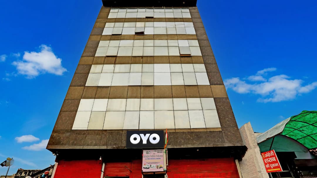 OYO Reignites IPO Plans, Begins Talks With Banks For Potential Listing In FY25 OYO Reignites IPO Plans Begins Talks With Banks For Potential Listing In FY25 OYO Reignites IPO Plans, Begins Talks With Banks For Potential Listing In FY25