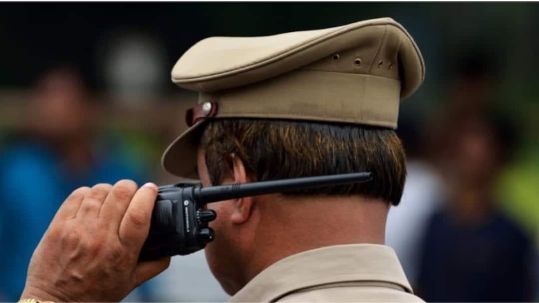 दारुच्या नशेत वैद्यकीय अधिकाऱ्याला शिवीगाळ, अकोल्यातील PSI निलंबित