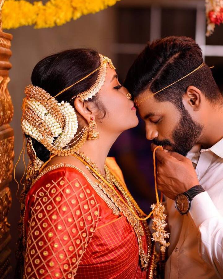 சன் தொலைக்காட்சியில் ஒளிபரப்பான நாதஸ்வரம் சீரியல் மூலமாக பிரபலமானவர் நடிகை ஸ்ருதி சண்முகப்பிரியா.