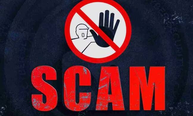 Whatsapp Cyber Fraud: આજે વિશ્વભરમાં 3 અબજથી વધુ યુઝર્સ WhatsAppનો ઉપયોગ કરી રહ્યા છે, જેમાંથી લગભગ 50 કરોડ ભારતમાં એક્ટિવ છે. આ લોકપ્રિય મેસેજિંગ એપ લોકોને જોડવાનો એક સરળ રસ્તો બની ગઈ છે, પરંતુ હવે તે સાયબર ગુનેગારો માટે છેતરપિંડી કરવાનું એક માધ્યમ પણ બની રહી છે. અત્યાર સુધીમાં તમે સાંભળ્યું હશે કે સ્કેમર્સ વોટ્સએપ કોલ્સ, નકલી લિંક્સ અથવા નકલી મેસેજ દ્વારા લોકોને છેતરે છે. પરંતુ હવે તેઓ ઇમેજ ફાઇલો દ્વારા એક નવી અને ખતરનાક તકનીક અપનાવી રહ્યા છે.